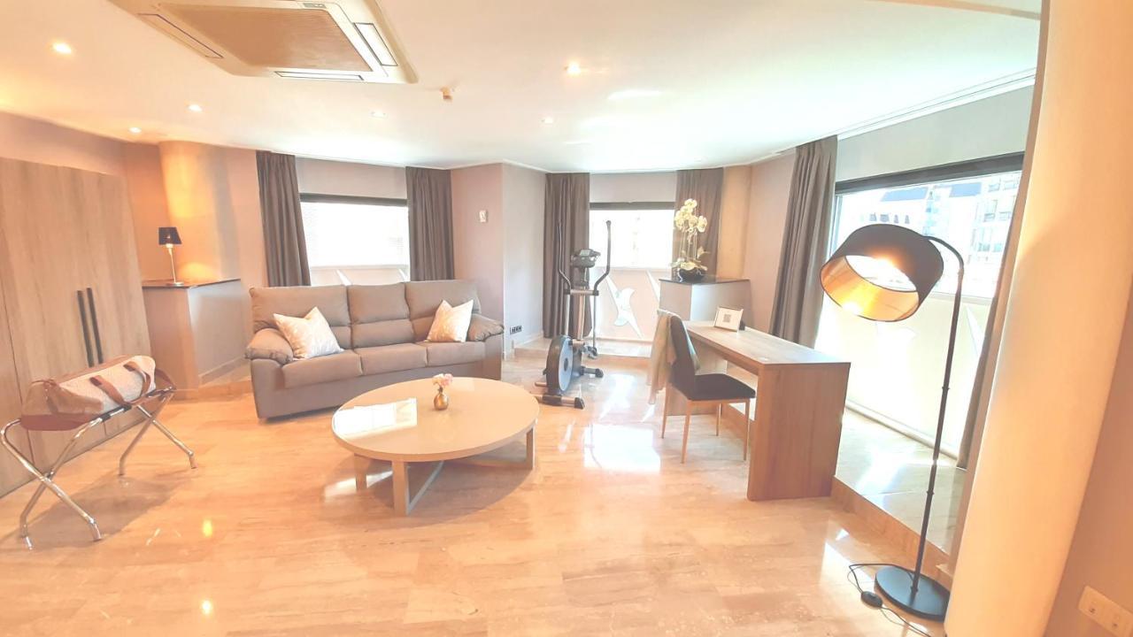 Hotel Nueva Plaza มาลีอันโย ภายนอก รูปภาพ
