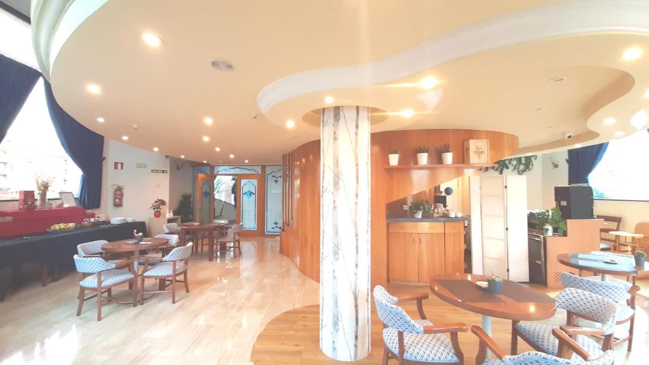 Hotel Nueva Plaza มาลีอันโย ภายนอก รูปภาพ