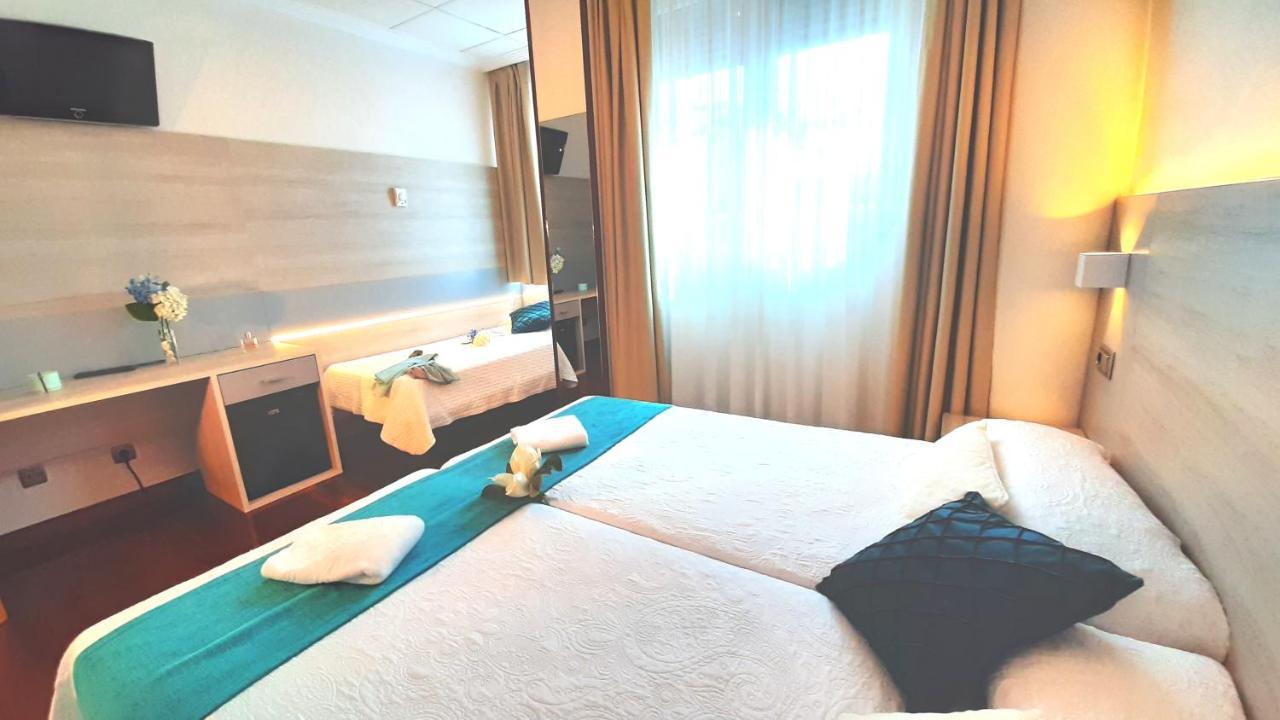 Hotel Nueva Plaza มาลีอันโย ภายนอก รูปภาพ